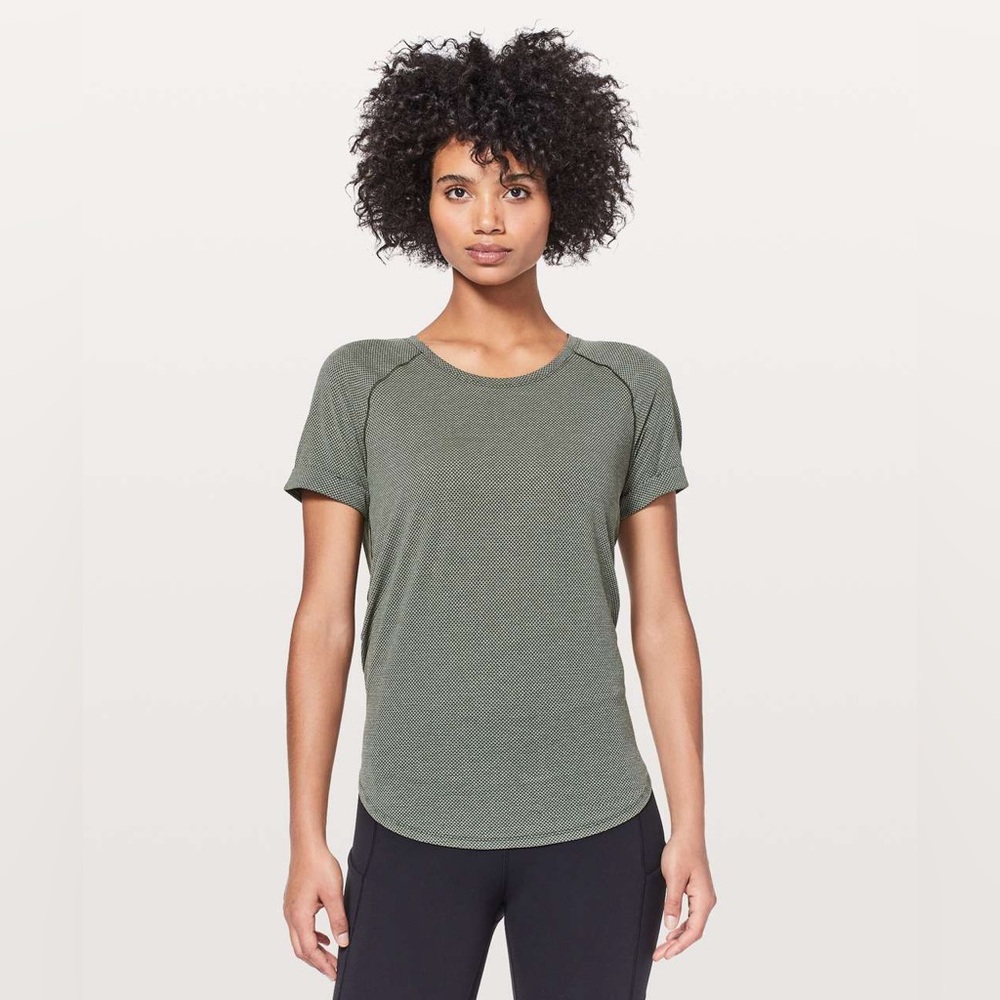 Lululemon Open Up Tie Back Tee- Heathered Camo Green / Camo Green (size 4) - Picture 2 of 4